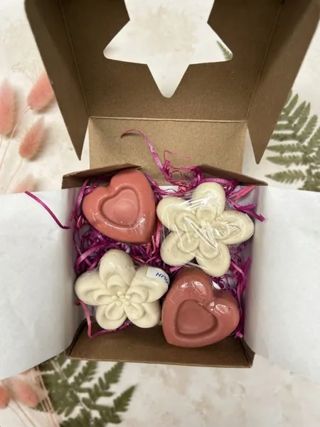 Box Nº 6 · Caolín y corazones